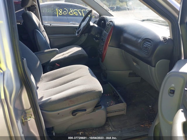 2005 CHRYSLER TOWN & COUNTRY LX VIN: 2C4GP44R95R517918