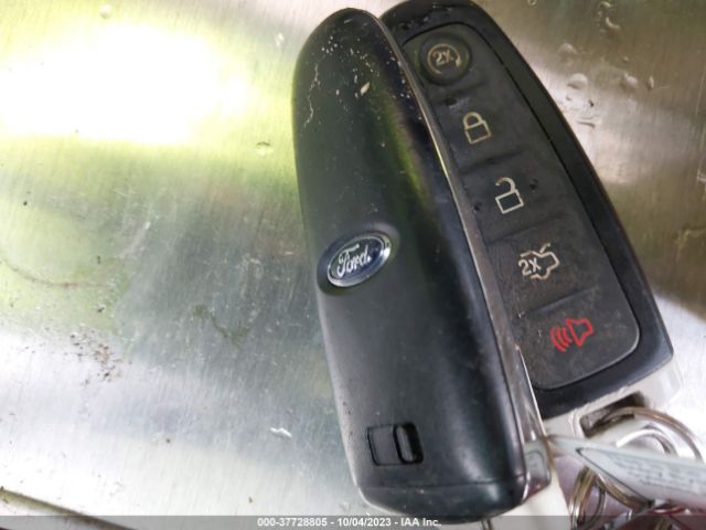 1FMCU0J90JUD03980 Ford Escape Titanium