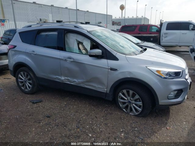 1FMCU0J90JUD03980 Ford Escape Titanium
