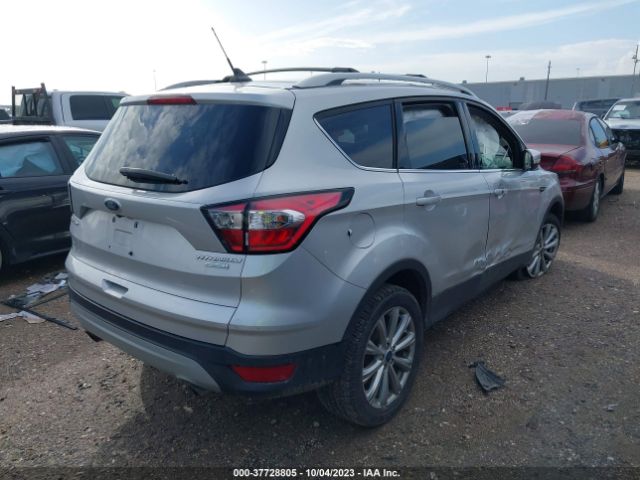 1FMCU0J90JUD03980 Ford Escape Titanium