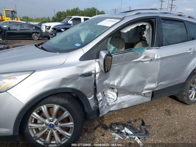 1FMCU0J90JUD03980 Ford Escape Titanium