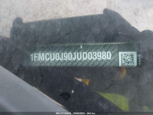1FMCU0J90JUD03980 Ford Escape Titanium