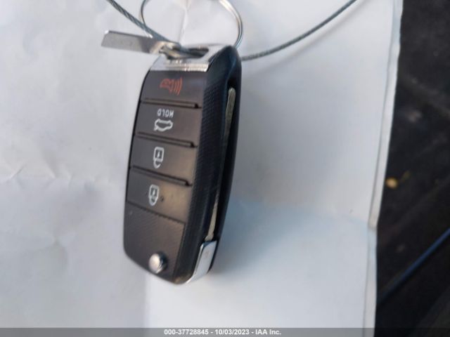 5XXGT4L35JG258596 KIA Optima Lx