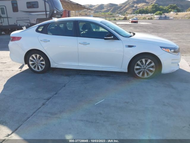 5XXGT4L35JG258596 KIA Optima Lx