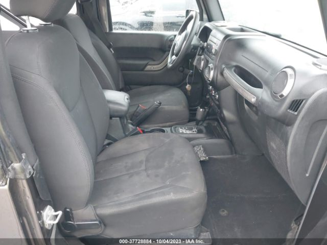 1C4AJWAG2HL583195 Jeep Wrangler Sport