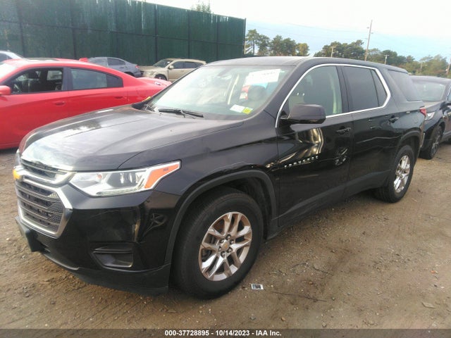 Chevrolet Traverse Ls 2018 1GNERFKWXJJ248677 Image 2