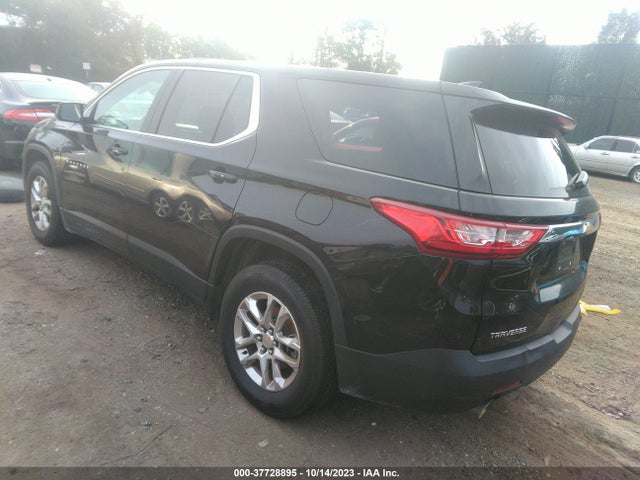Chevrolet Traverse Ls 2018 1GNERFKWXJJ248677 Image 3