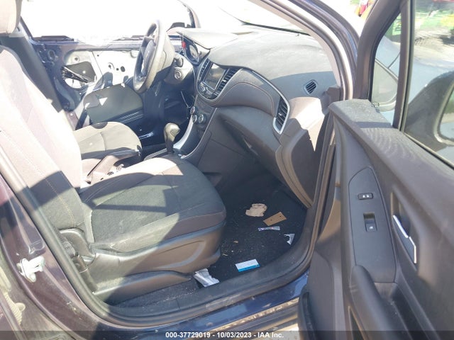 Chevrolet TRAX LS 2019 3GNCJKSBXKL184770 Image 5