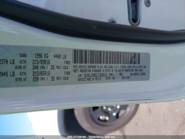 3C4NJCAB9JT369013 Jeep Compass Sport