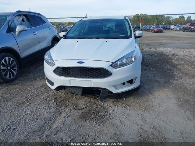 2018 FORD FOCUS SE VIN: 1FADP3K28JL235667