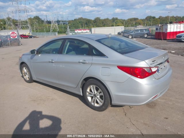 2011 HYUNDAI SONATA 5NPEB4AC6BH237548 Photo 2