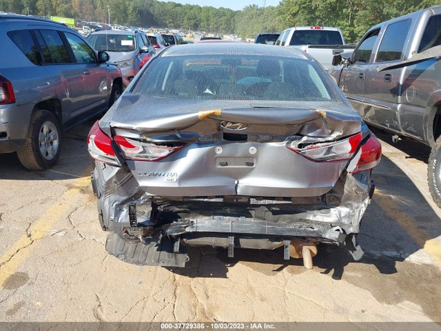 Hyundai ELANTRA SE 2018 5NPD74LF9JH315193 Image 15