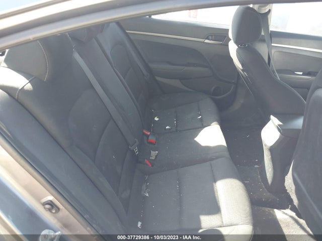 Hyundai ELANTRA SE 2018 5NPD74LF9JH315193 Image 8