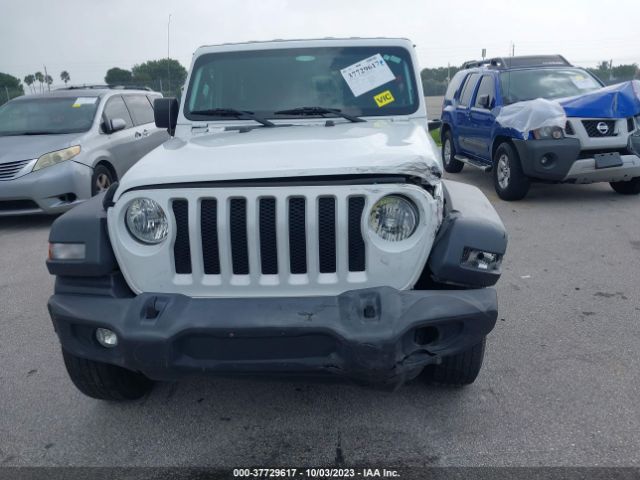 1C4HJXDG8JW132311 Jeep Wrangler Unlimited Sport S