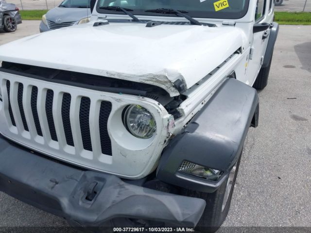 1C4HJXDG8JW132311 Jeep Wrangler Unlimited Sport S