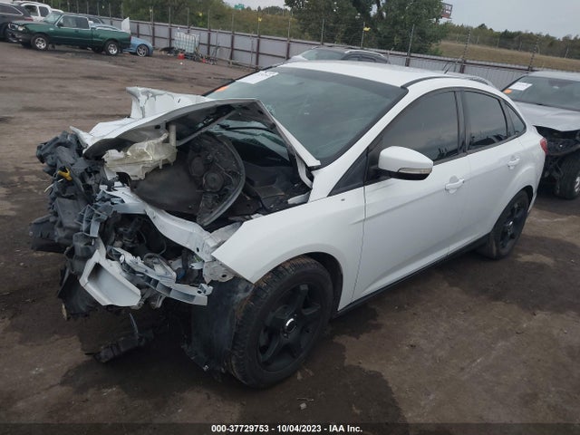 Ford FOCUS SE 2014 1FADP3F28EL259256 Image 2