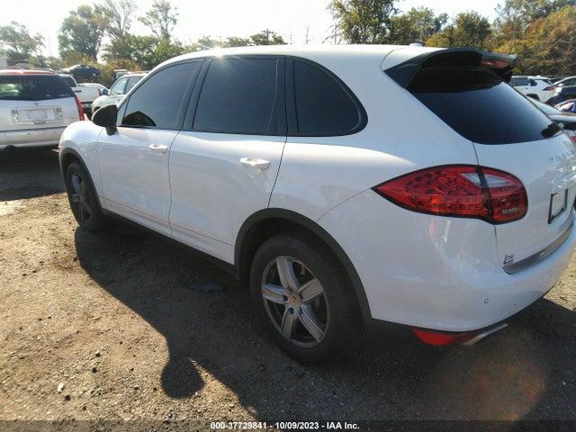 2013 PORSCHE CAYENNE WP1AA2A2XDLA06727 Photo 2