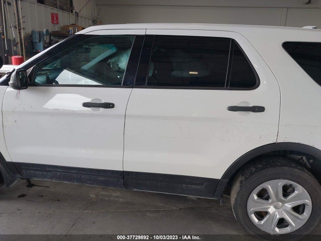 Ford Explorer Police Interceptor 2016 1FM5K8AR5GGA86768 Image 15
