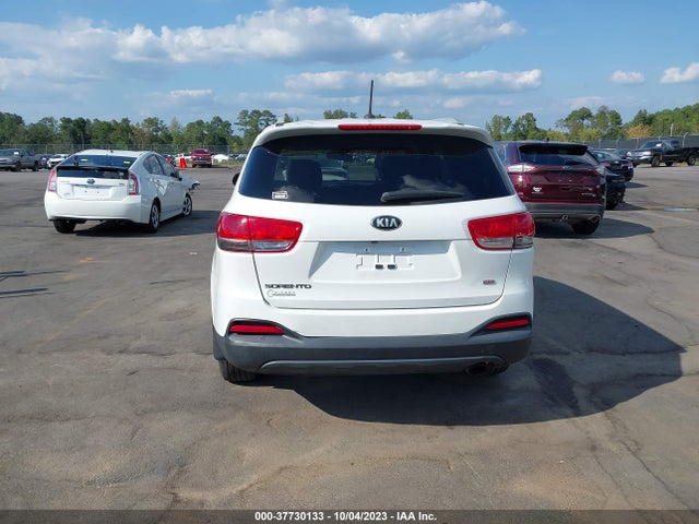 KIA SORENTO LX 2016 5XYPG4A32GG182587 Image 16