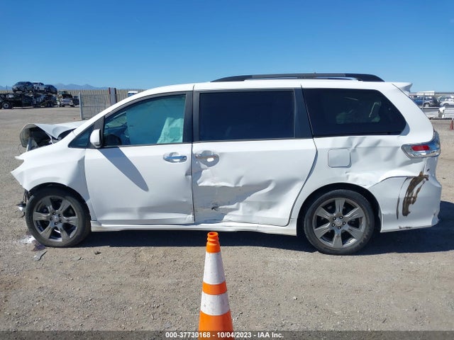Toyota SIENNA SE 2017 5TDXZ3DC0HS886548 Image 14