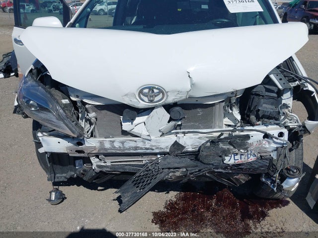 Toyota SIENNA SE 2017 5TDXZ3DC0HS886548 Image 6