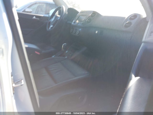 WVGBV7AX4GW579902 Volkswagen Tiguan Sel