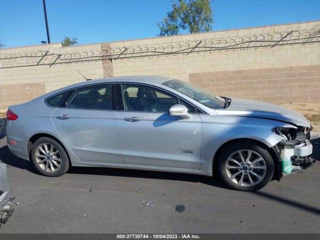 3FA6P0PU8HR305987 Ford Fusion Energi Se