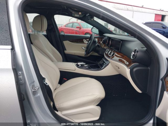 WDDZF4KB9HA200687 Mercedes-Benz E 300 4matic