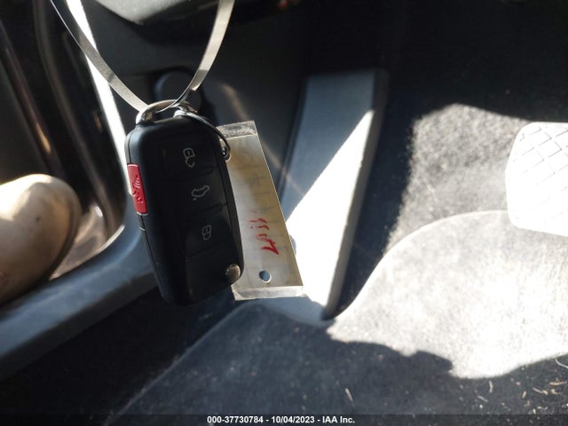 WVGAV7AX3GW512557 Volkswagen TIGUAN SE