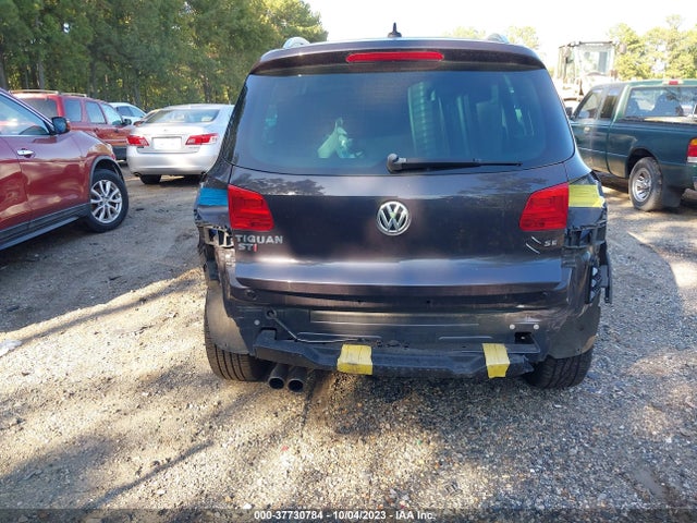 WVGAV7AX3GW512557 Volkswagen TIGUAN SE