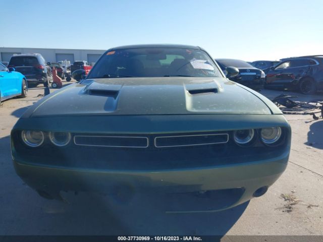 2C3CDZAGXJH166125 Dodge Challenger Sxt