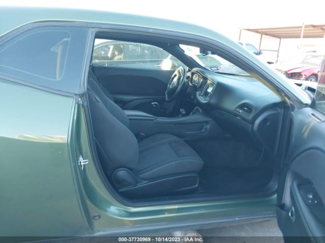 2C3CDZAGXJH166125 Dodge Challenger Sxt