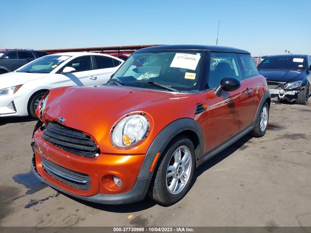 2011 MINI COOPER HARDTOP WMWSU3C52BT096637 Photo 1