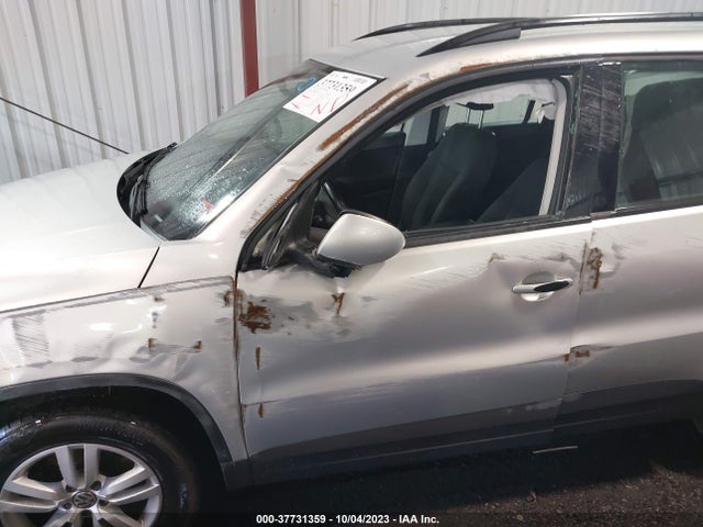 WVGAV7AX6FW607872 Volkswagen TIGUAN S