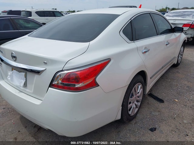 Nissan Altima 2.5 S 2015 1N4AL3AP3FC464082 Image 4