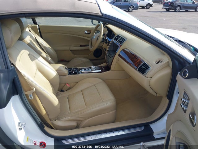 2011 JAGUAR XK SAJWA4GB4BLB40841 Photo 4