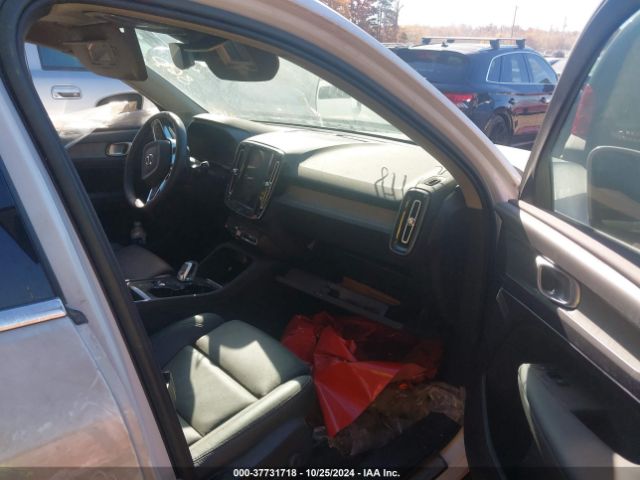 YV4L12UN2P2929789 Volvo Xc40 B5 Plus Bright Theme