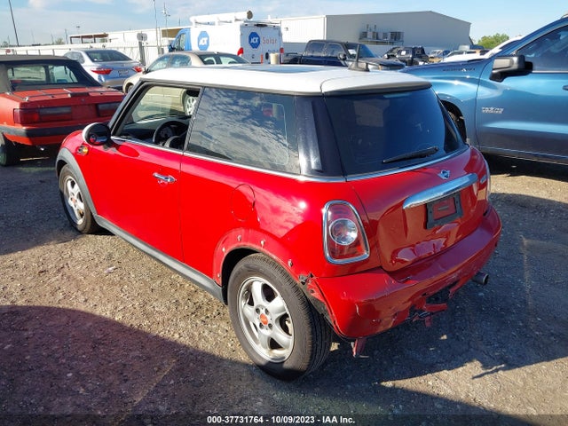 2011 MINI COOPER HARDTOP WMWSU3C53BT093035 Photo 2