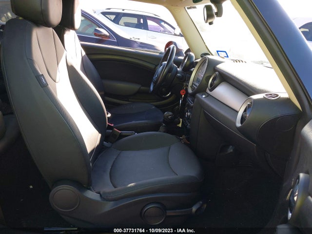 2011 MINI COOPER HARDTOP WMWSU3C53BT093035 Photo 4