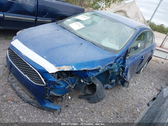Ford FOCUS SE 2018 1FADP3F23JL256274 Image 2