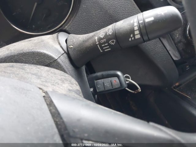 JN1BJ1CR7JW259138 Nissan Rogue Sport S