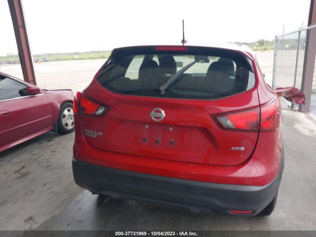 JN1BJ1CR7JW259138 Nissan Rogue Sport S