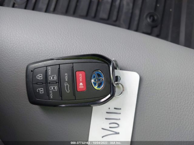 5TDYRKEC0NS088463 Toyota SIENNA XLE