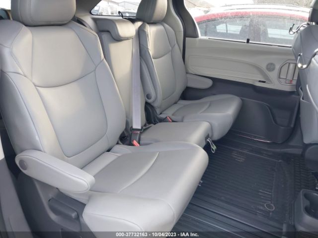 5TDYRKEC0NS088463 Toyota SIENNA XLE