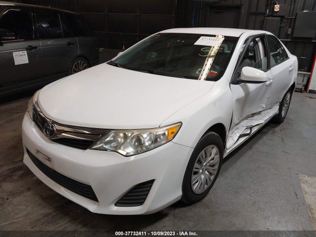 Toyota CAMRY LE 2014 4T4BF1FK8ER348961 Image 2