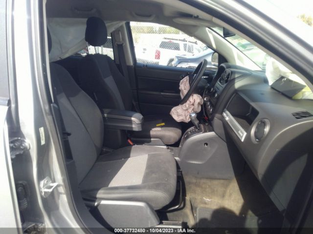 1C4NJDBB8GD723588 Jeep Compass Sport