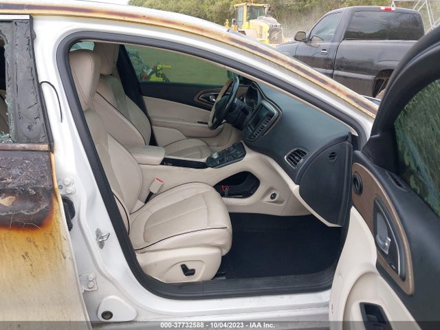 1C3CCCEG7FN553806 Chrysler 200 C
