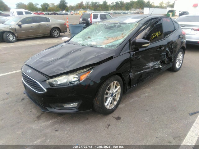 Ford FOCUS SE 2016 1FADP3K24GL224853 Image 2