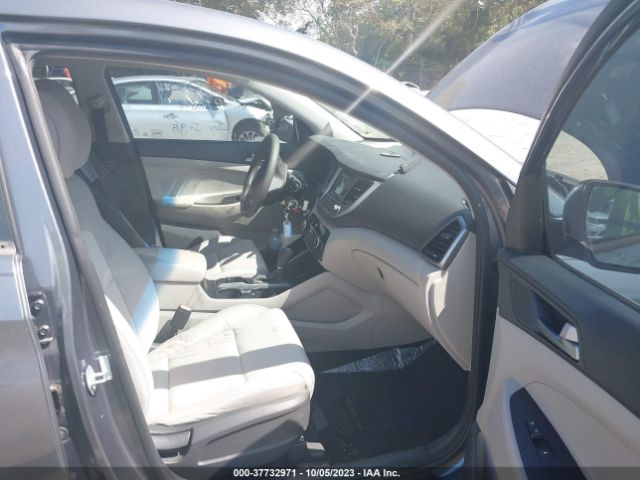 2017 HYUNDAI TUCSON KM8J23A45HU395973 Photo 4