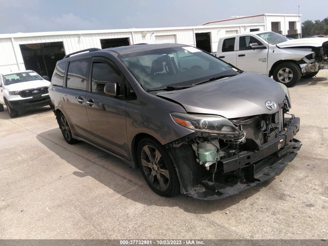 Toyota SIENNA SE 2015 5TDXK3DCXFS597047 Image 13